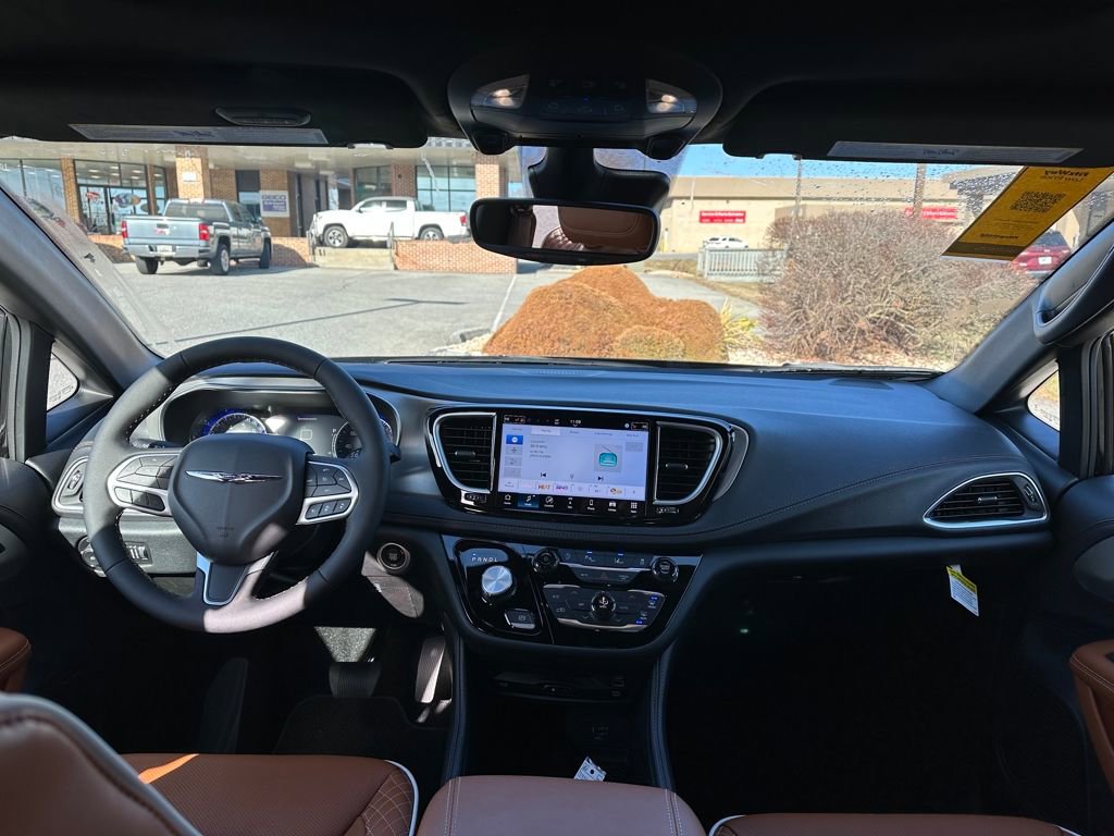 New 2026 Chrysler Pacifica Pinnacle image 15