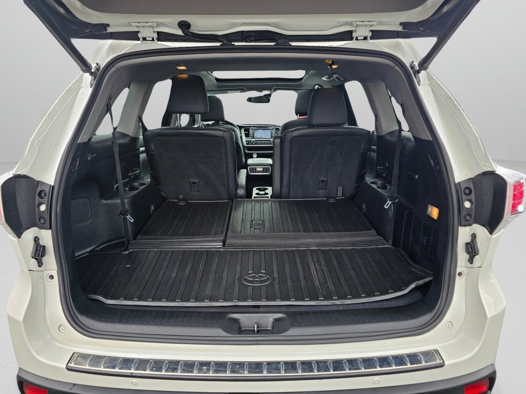 Used 2015 Toyota Highlander Limited Platinum AWD/4WD image 17