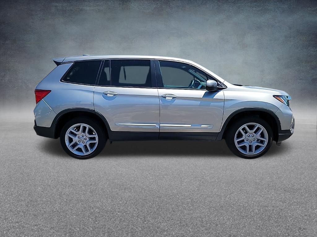 Used 2025 Honda Passport EX-L image 4