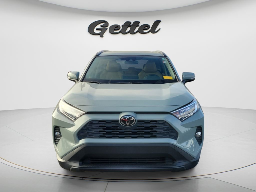 Used 2021 Toyota RAV4 XLE Premium image 8