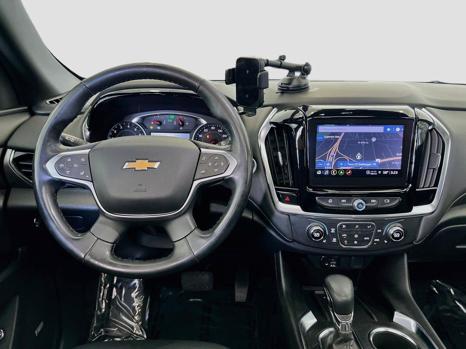 Used 2023 Chevrolet Traverse LT w/ LT Premium Package AWD/4WD image 2