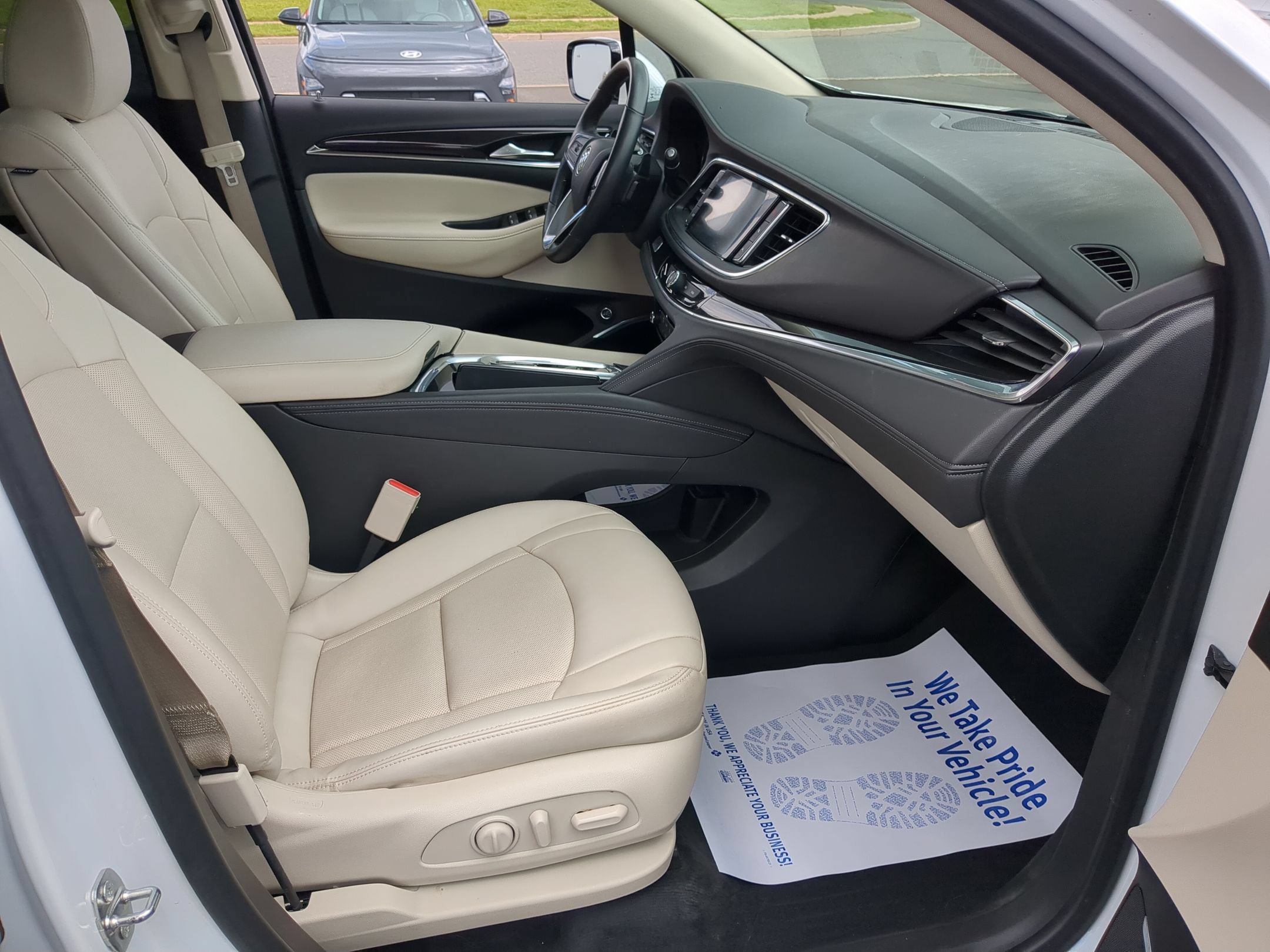 Used 2023 Buick Enclave Essence w/ Experience Buick Package FWD image 27