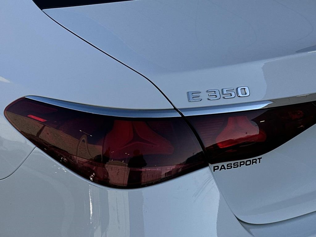 Used 2025 Mercedes-Benz E 350 4MATIC Sedan image 9