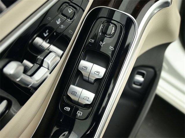 Used 2022 Mercedes-Benz S 580 4MATIC Sedan w/ Rear Seat Package image 20