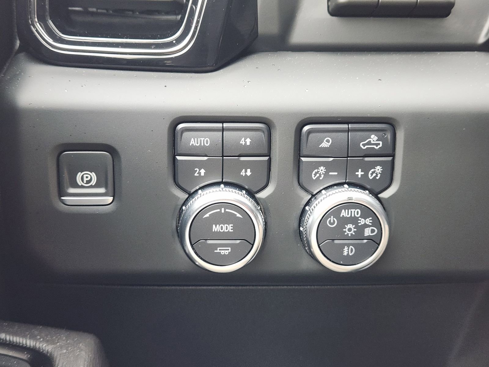 Used 2024 GMC Sierra 2500 AT4X image 22