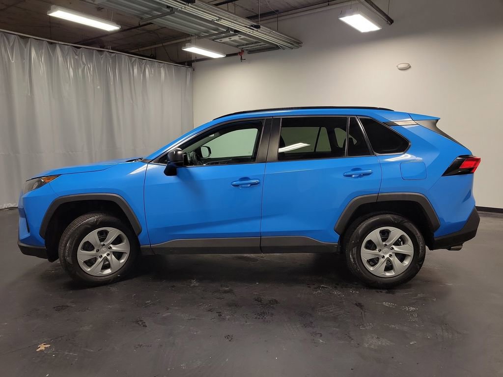 Used 2021 Toyota RAV4 LE image 5
