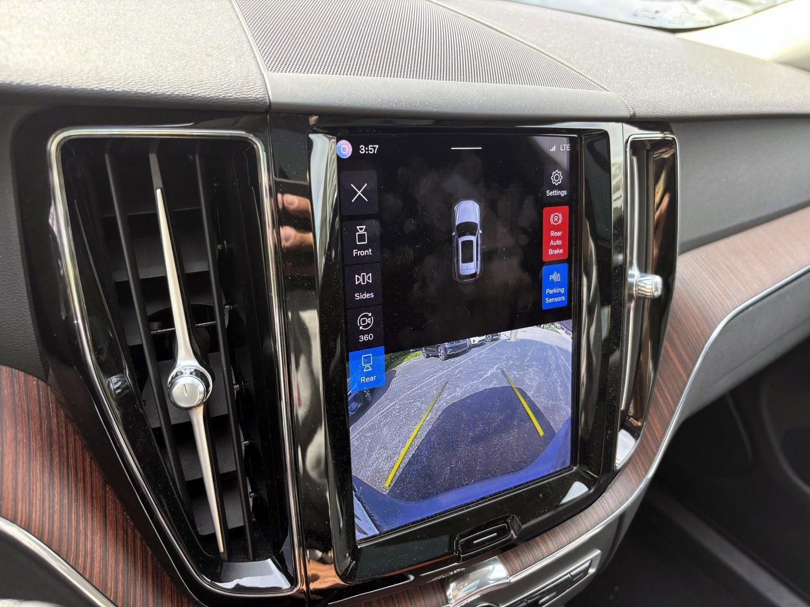 Used 2023 Volvo XC60 B5 Plus w/ Climate Package image 20