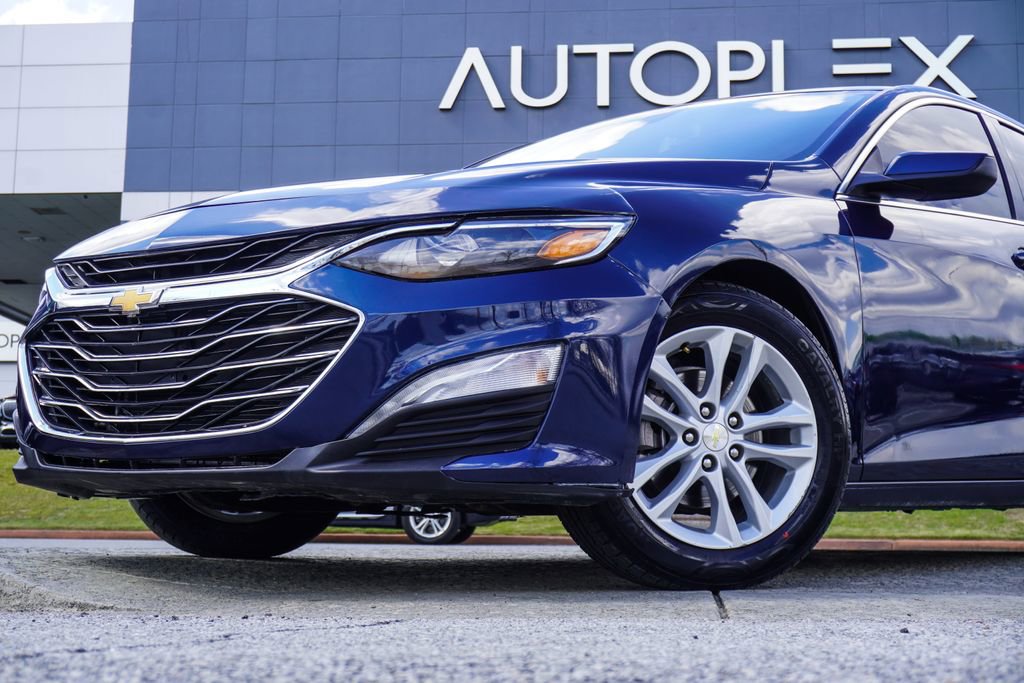 Used 2021 Chevrolet Malibu LT FWD image 2