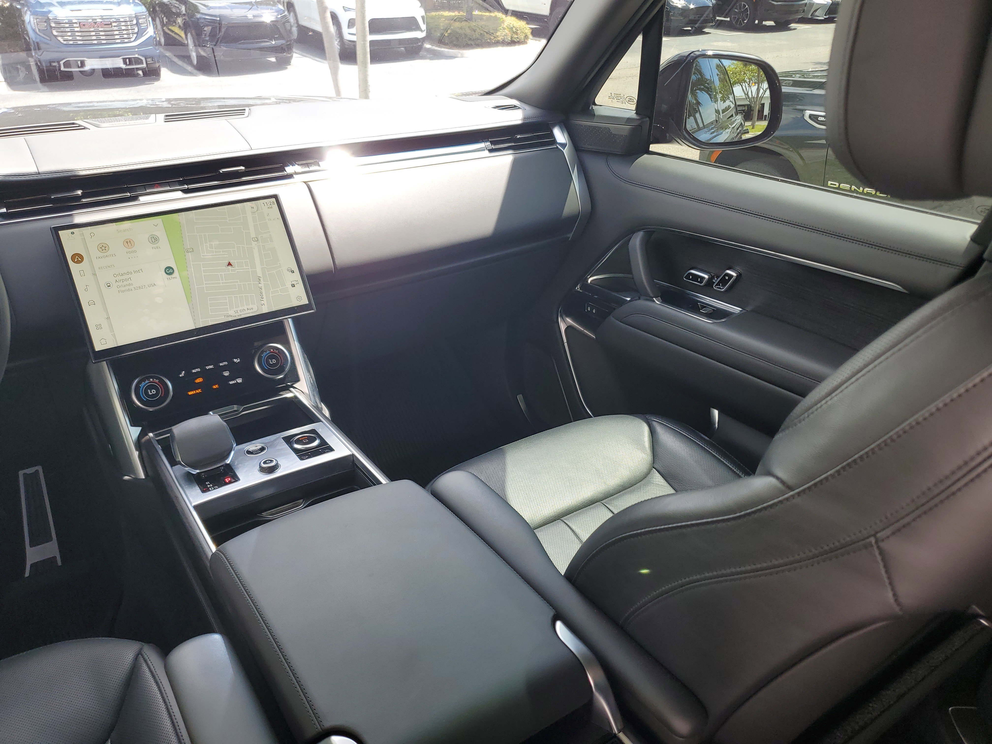 Used 2022 Land Rover Range Rover Long Wheelbase First Edition AWD/4WD image 19