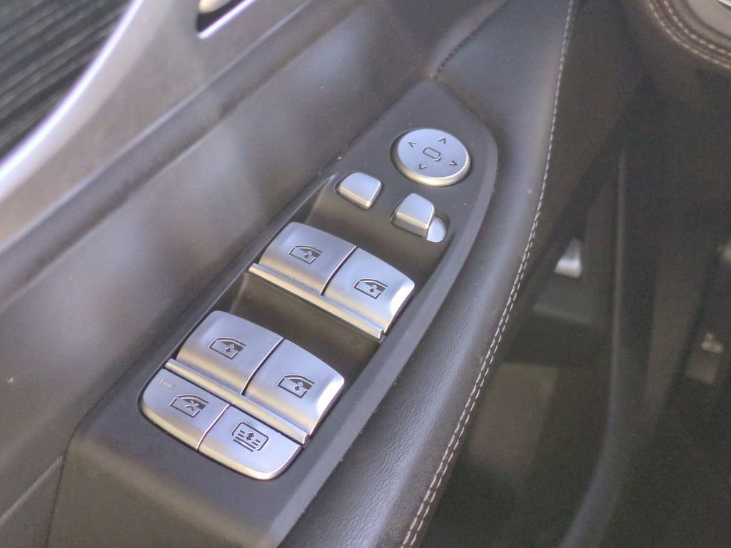 Used 2022 BMW 750i xDrive w/ Executive Package image 26