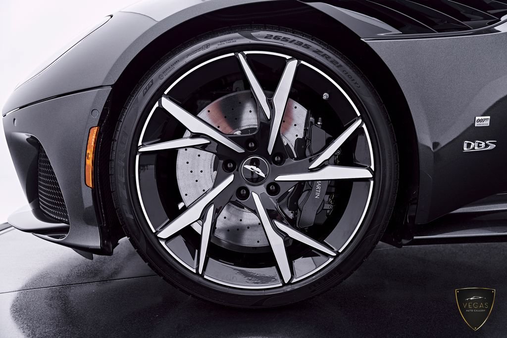 Used 2021 Aston Martin DBS Superleggera RWD image 3