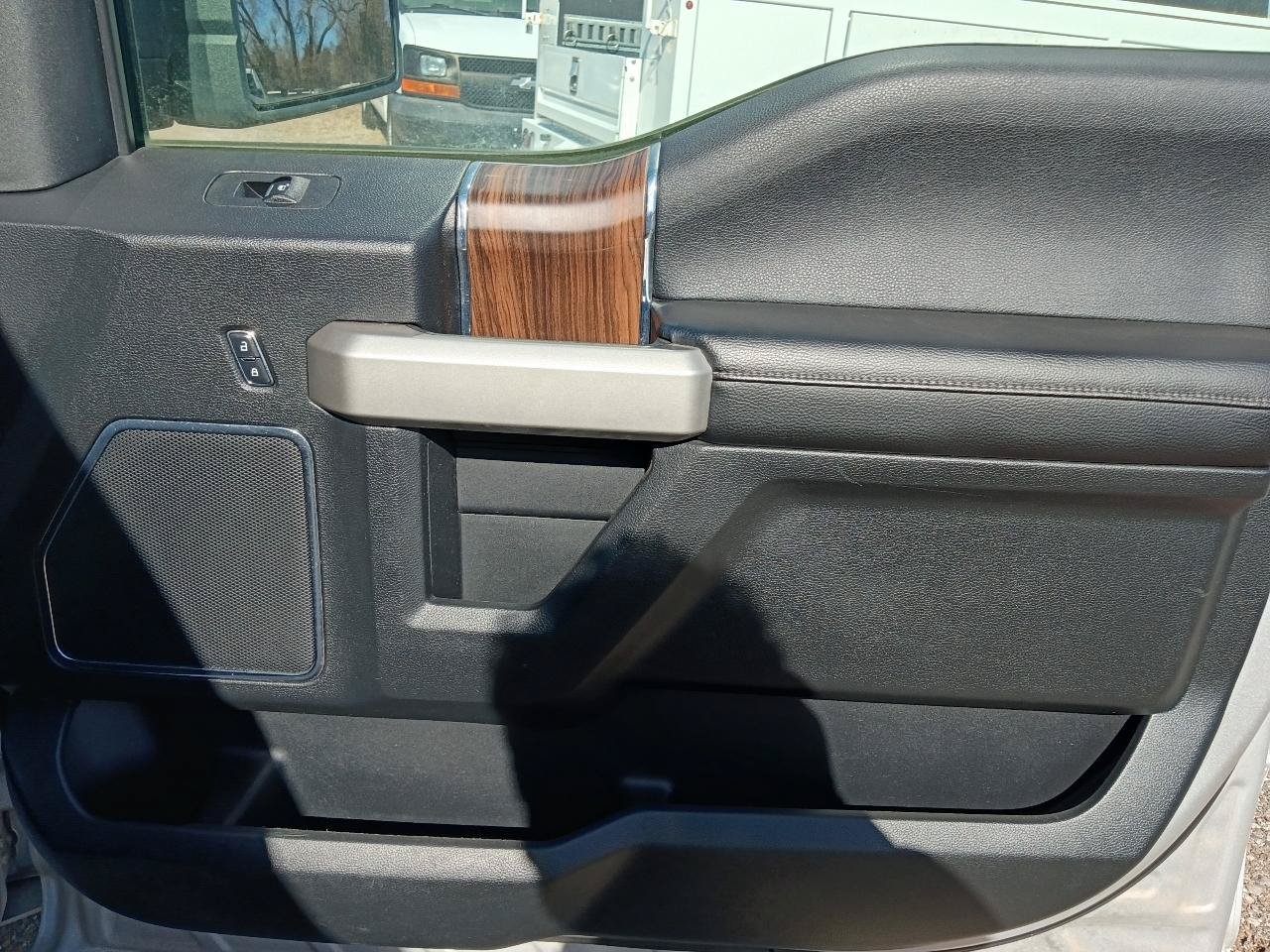 Used 2015 Ford F150 Lariat RWD image 16