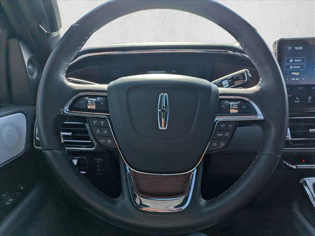 Used 2024 Lincoln Navigator Reserve image 11