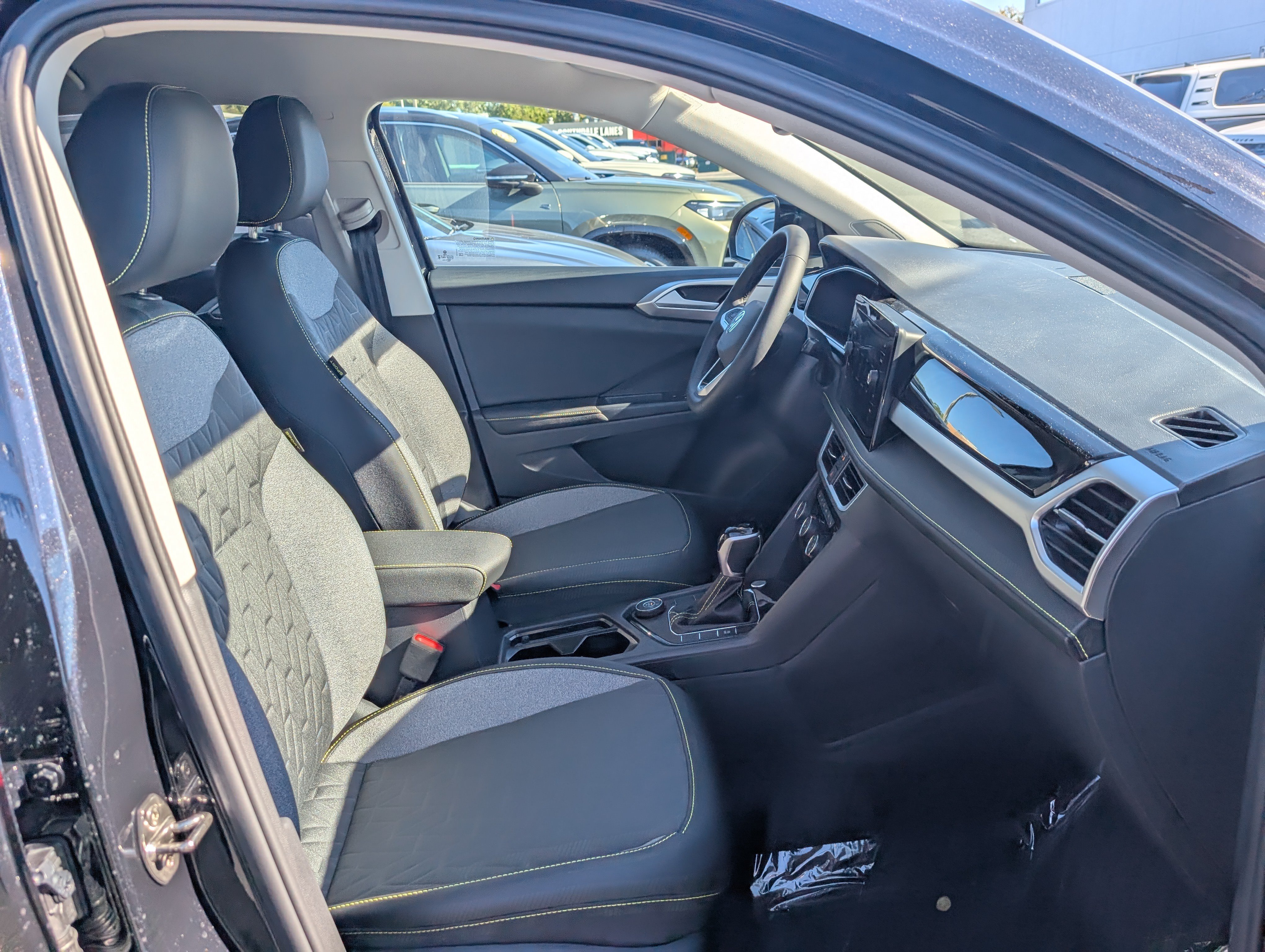 New 2027 Volkswagen Taos Sport AWD/4WD image 8