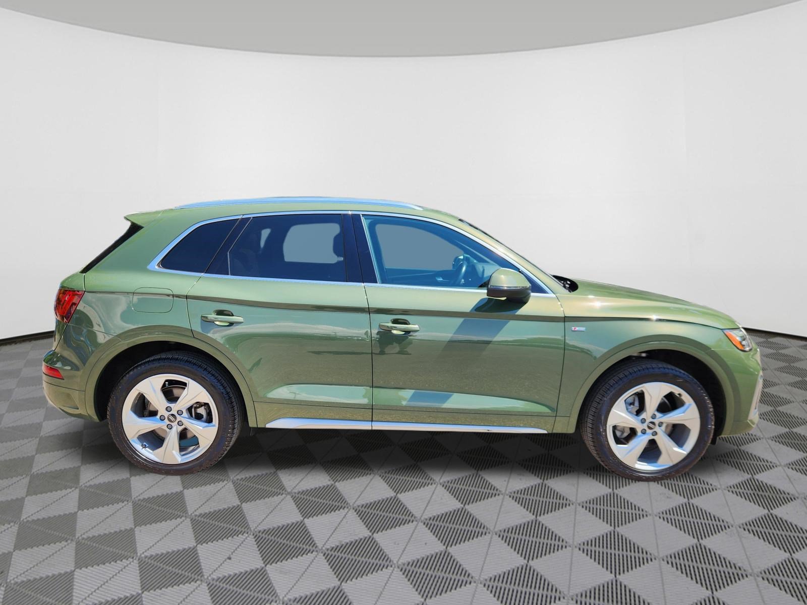 Used 2022 Audi Q5 2.0T Premium Plus w/ Premium Plus Package AWD/4WD image 6