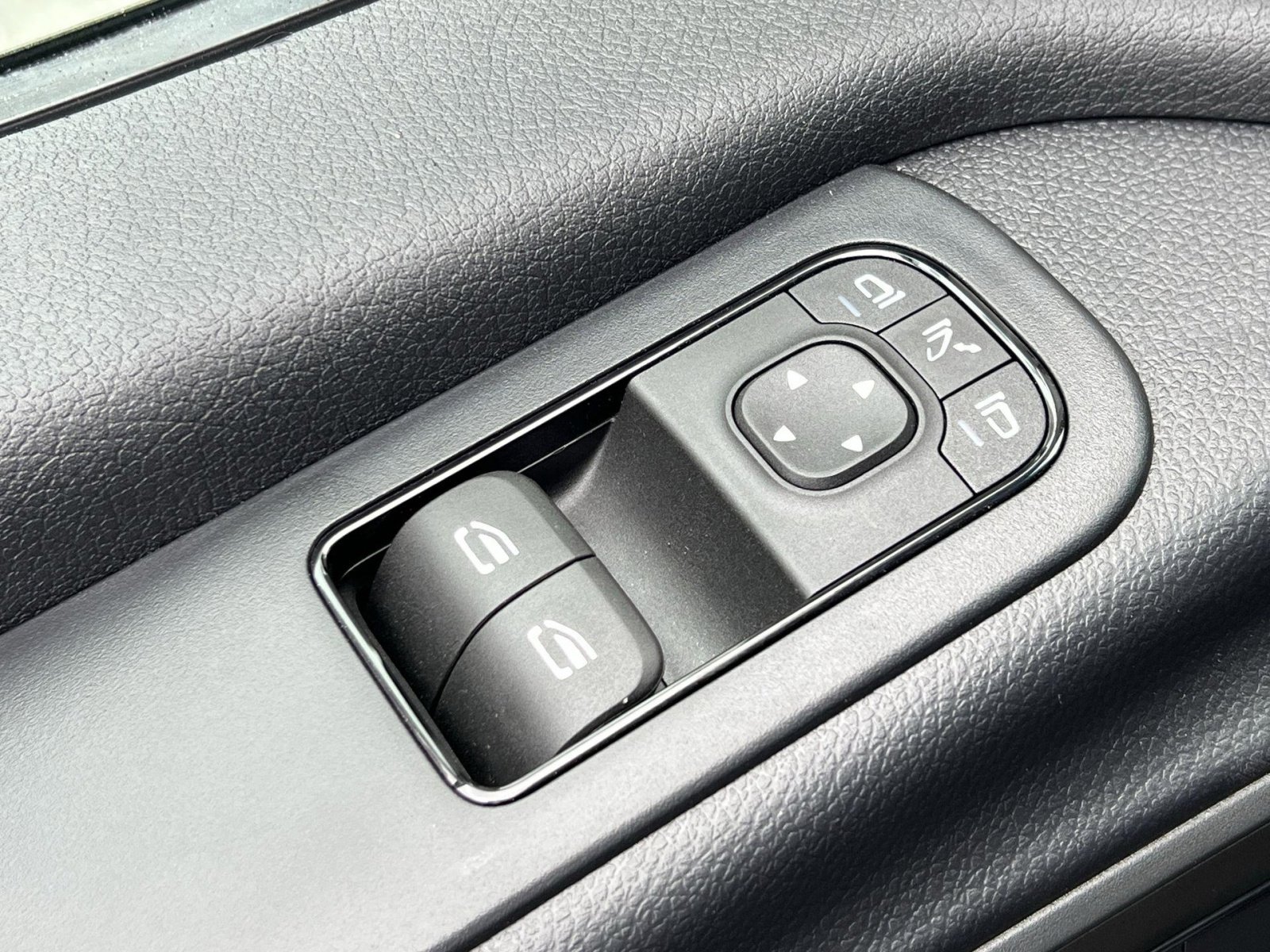 New 2025 Mercedes-Benz Sprinter 2500 image 13