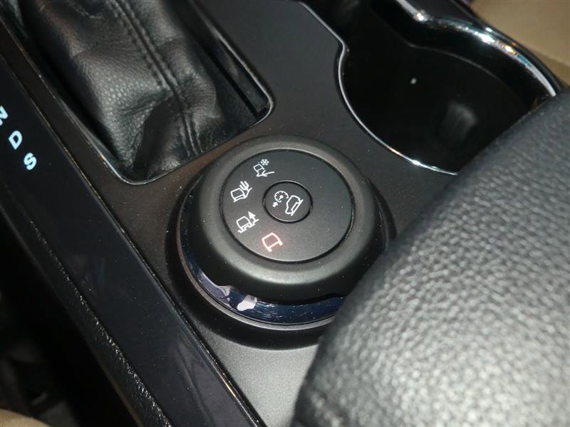 Used 2016 Ford Explorer XLT w/ Equipment Group 202A AWD/4WD image 40