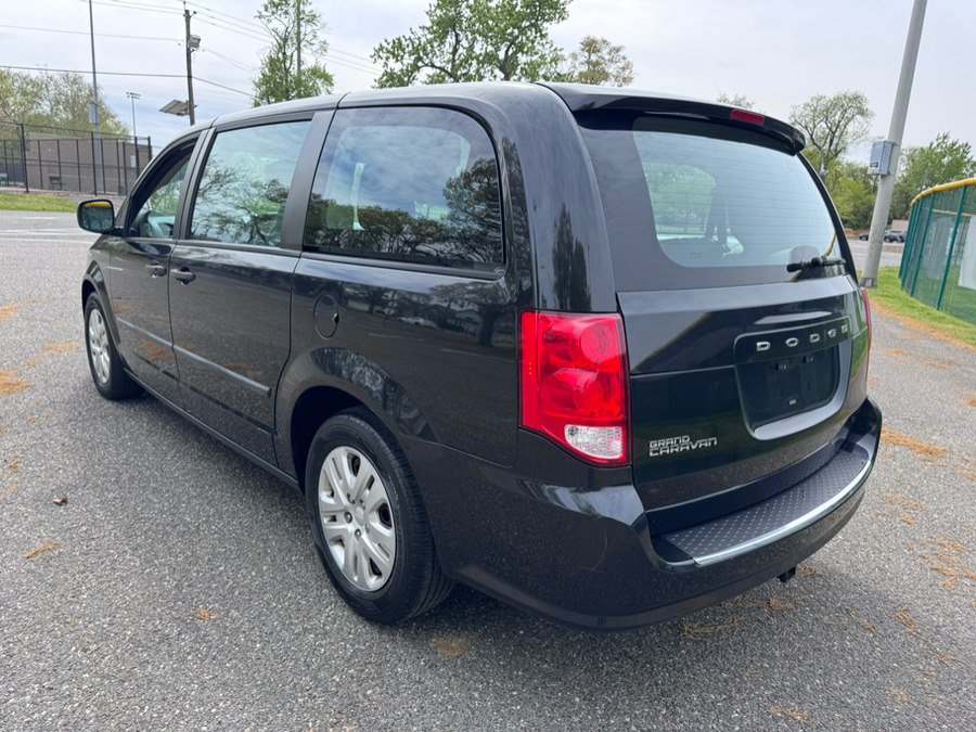 Used 2015 Dodge Grand Caravan American Value Package w/ UConnect Hands-Free Group FWD image 5