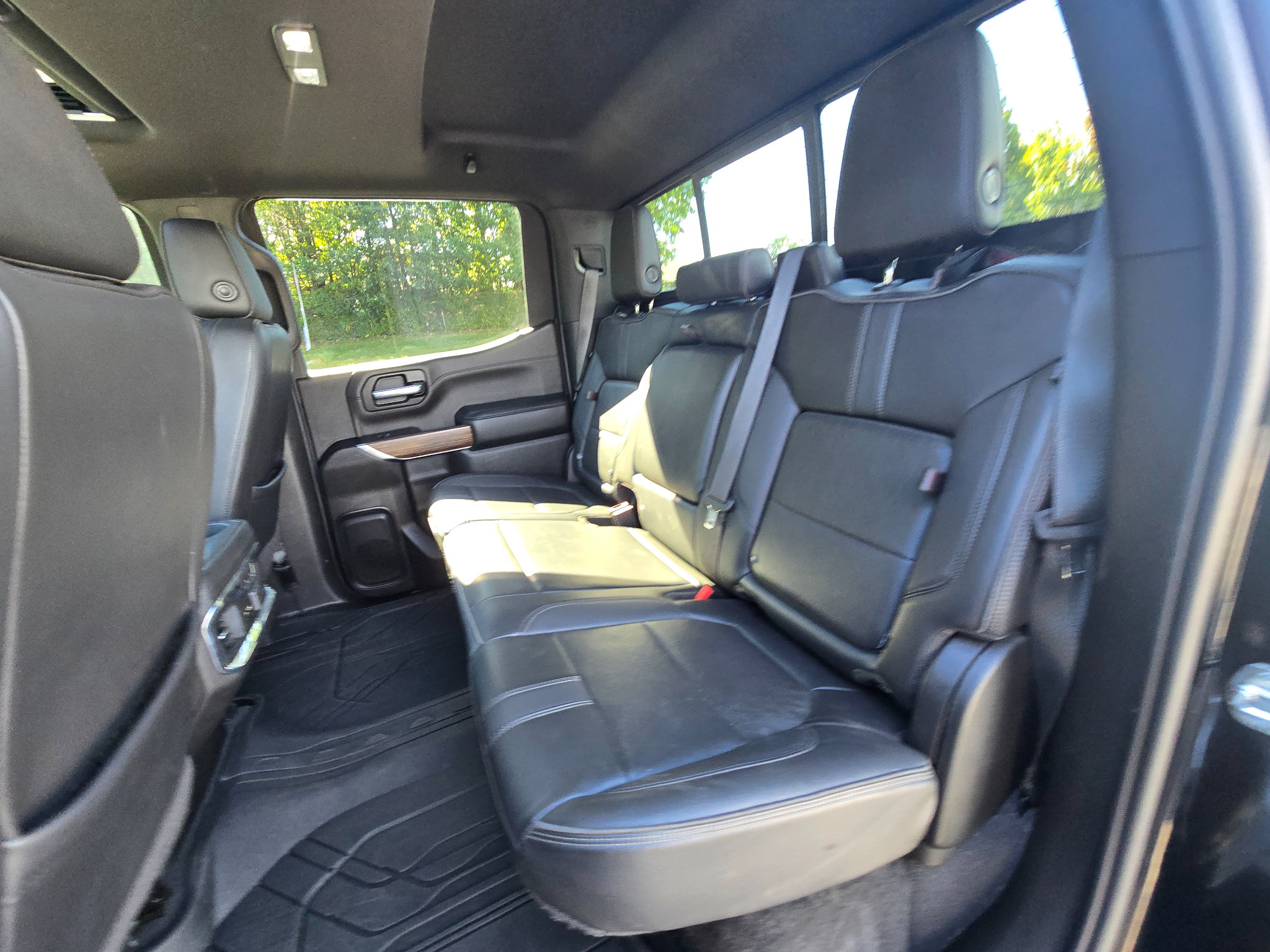 Used 2021 Chevrolet Silverado 1500 High Country w/ Technology Package AWD/4WD image 19