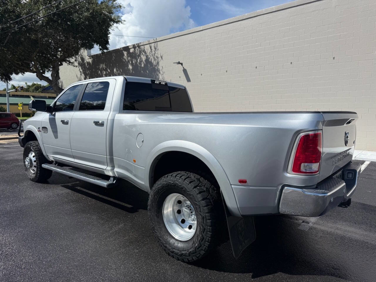 Used 2018 RAM 3500 Laramie Longhorn w/ Max Tow Package image 7