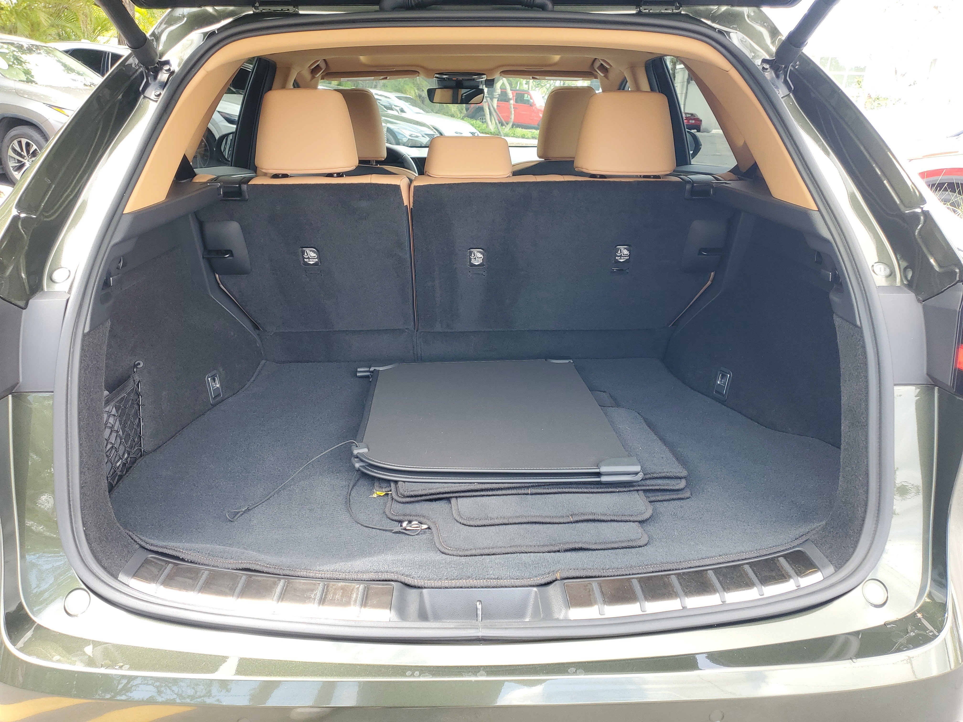 Used 2024 Lexus NX 250 FWD w/ Towing Package (2000 Lbs) image 8