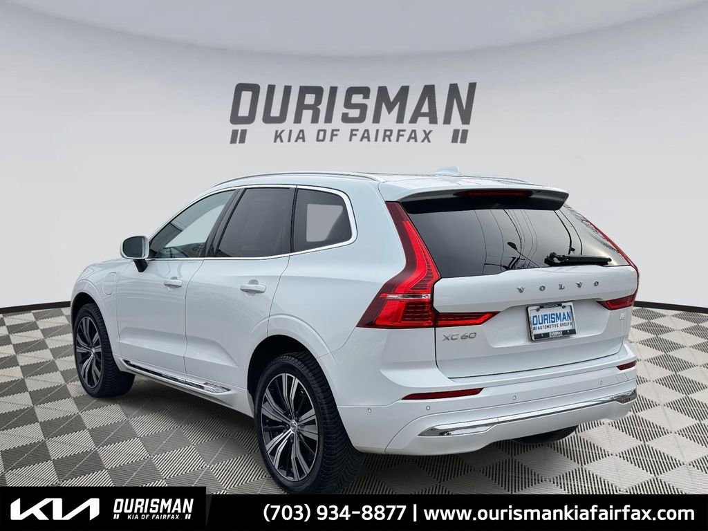 Used 2022 Volvo XC60 T8 Inscription w/ Advanced Package image 3