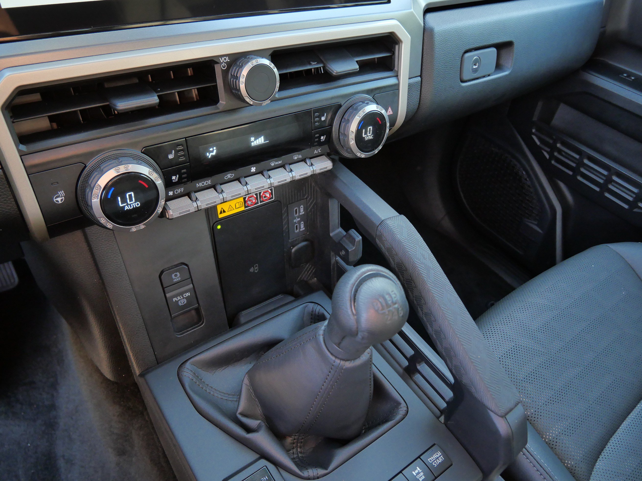Used 2024 Toyota Tacoma TRD Off-Road w/ TRD Off Road Premium Package AWD/4WD image 23