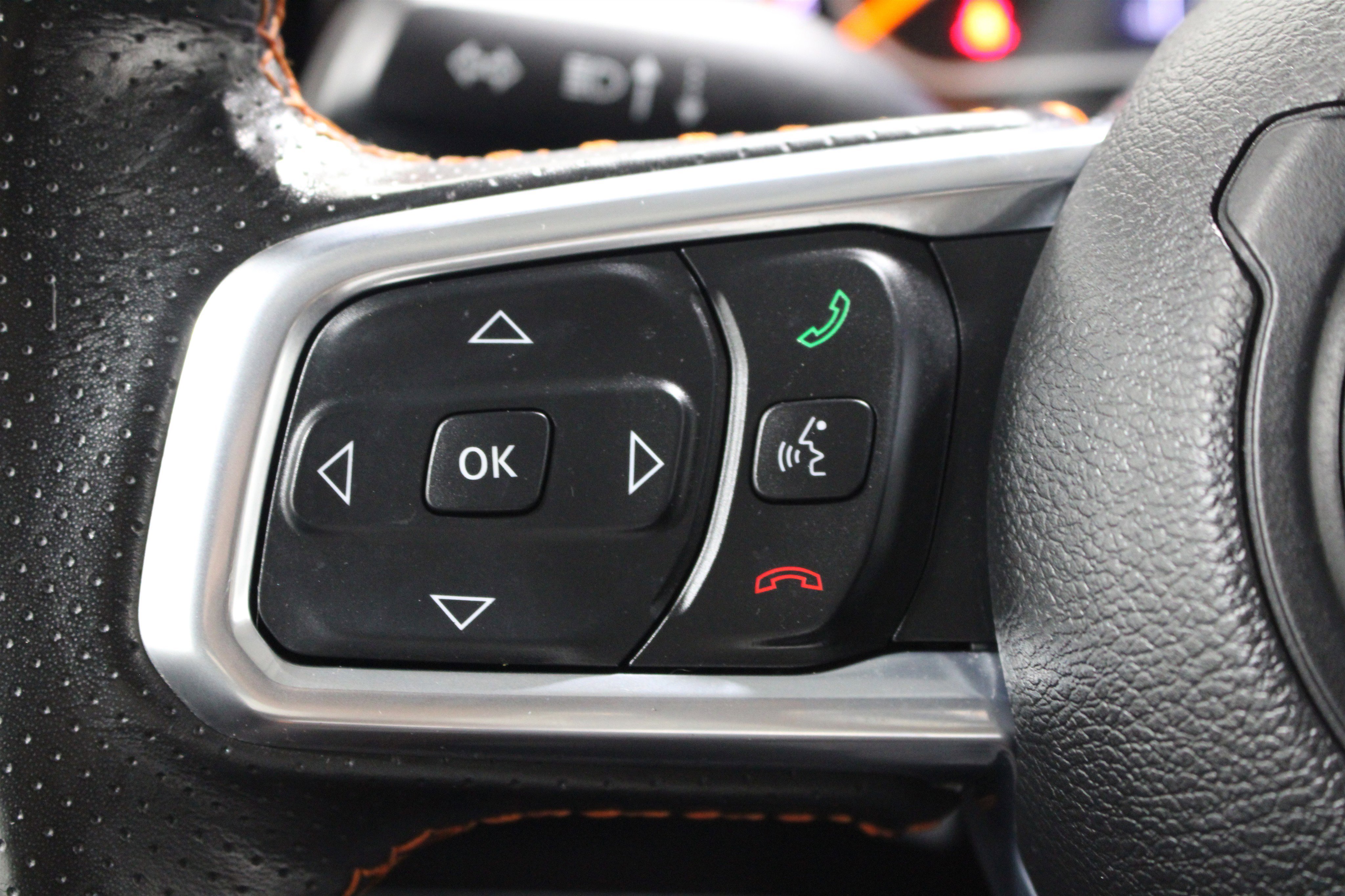 Used 2023 Jeep Gladiator Mojave w/ Cold Weather Group image 11