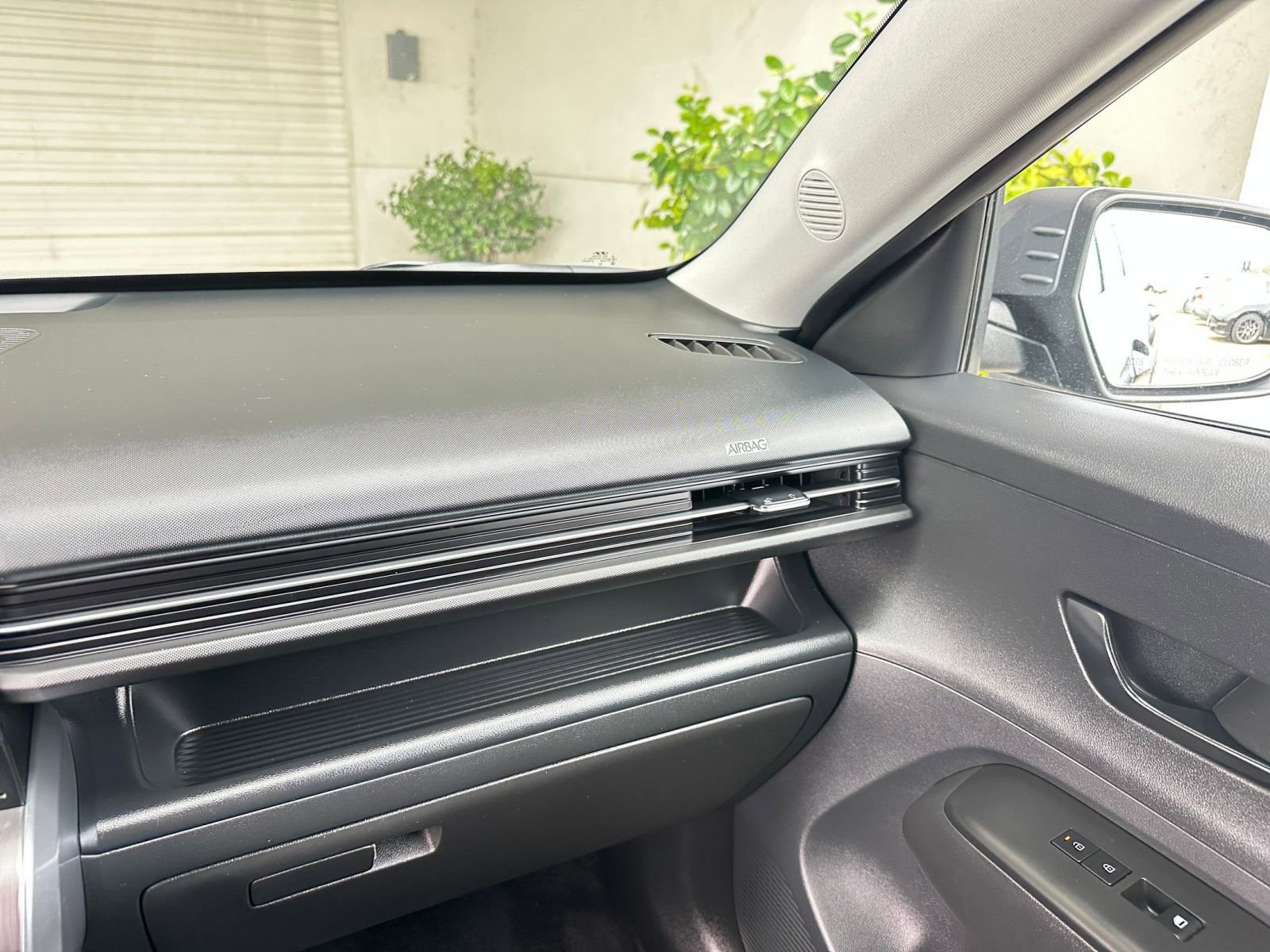 Used 2025 Hyundai Kona SEL image 35