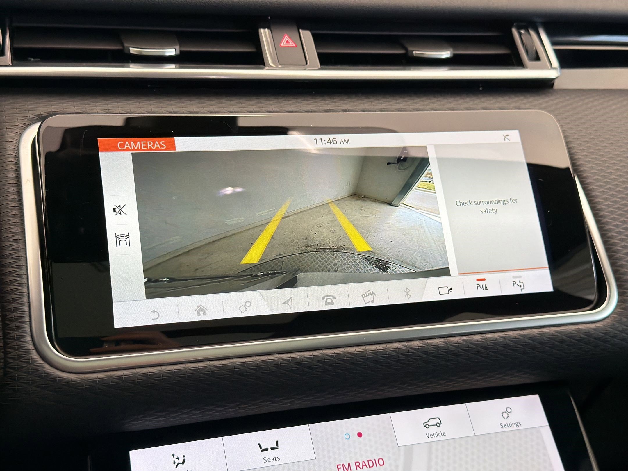 Used 2019 Land Rover Range Rover Velar R-Dynamic SE AWD/4WD image 26