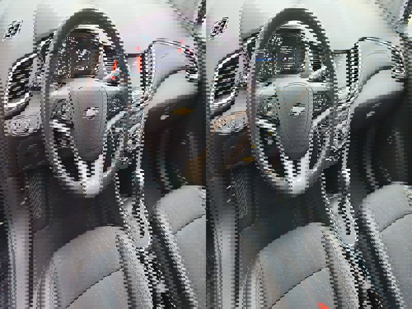 Used 2020 Chevrolet Trax LT w/ Sun & Sound Package AWD/4WD image 2