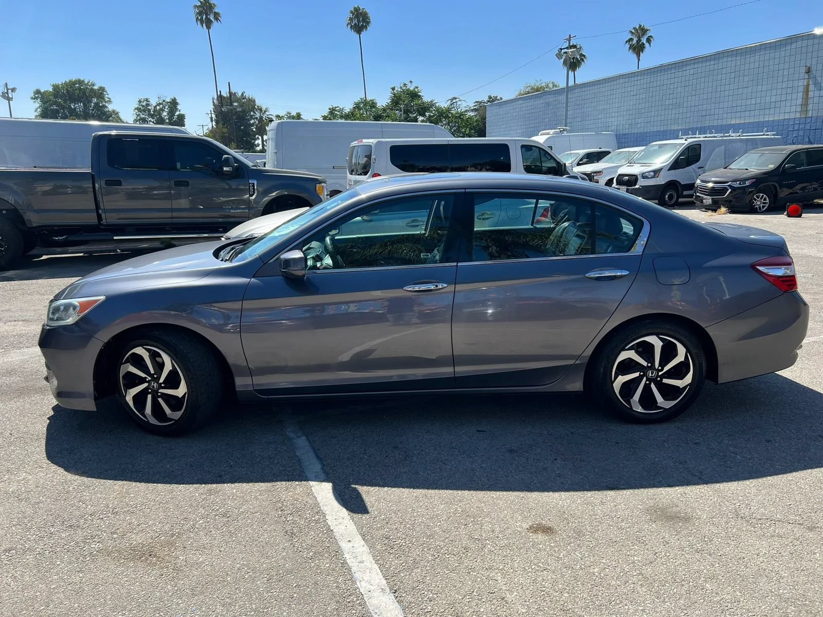 Used 2017 Honda Accord EX-L image 7