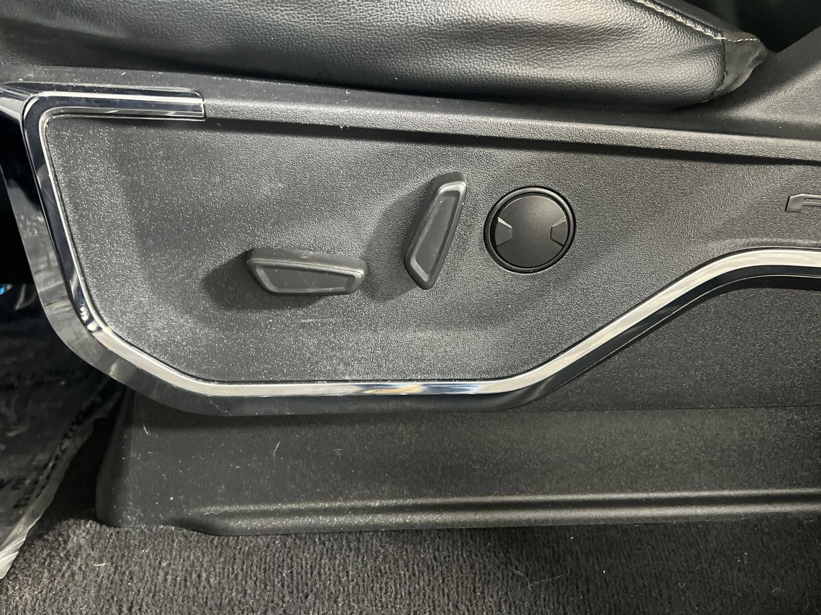 Certified 2023 Ford F250 Lariat w/ Lariat Ultimate Package image 14