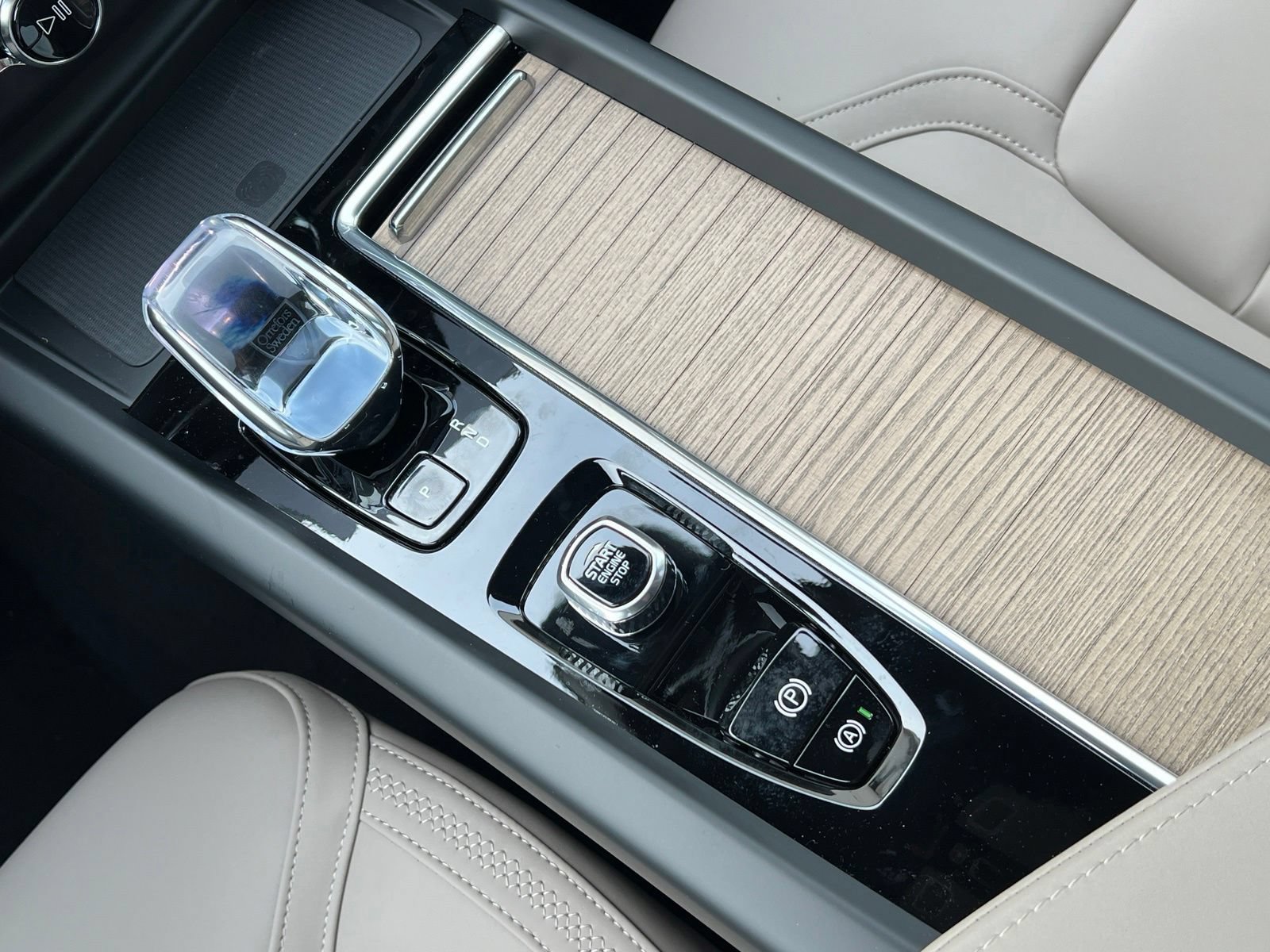 New 2026 Volvo XC60 B5 Plus w/ Climate Package AWD/4WD image 25