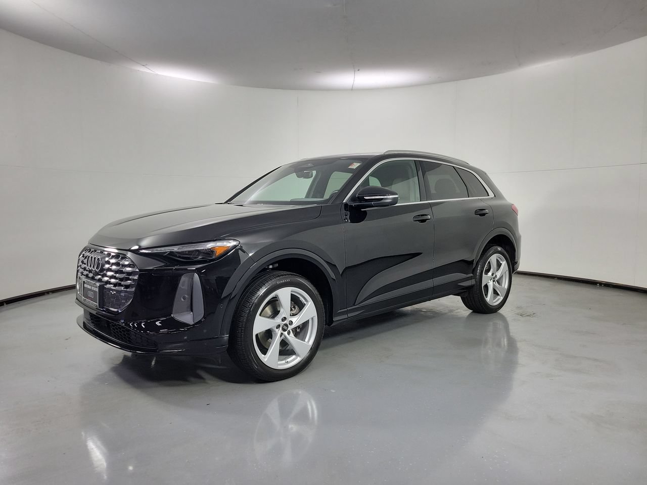 Used 2025 Audi Q5 Premium Plus w/ Premium Plus AWD/4WD image 4