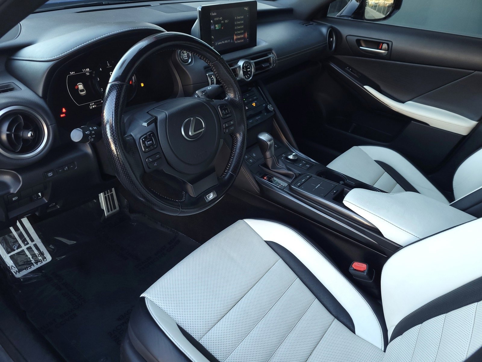 Used 2022 Lexus IS 350 F Sport image 9