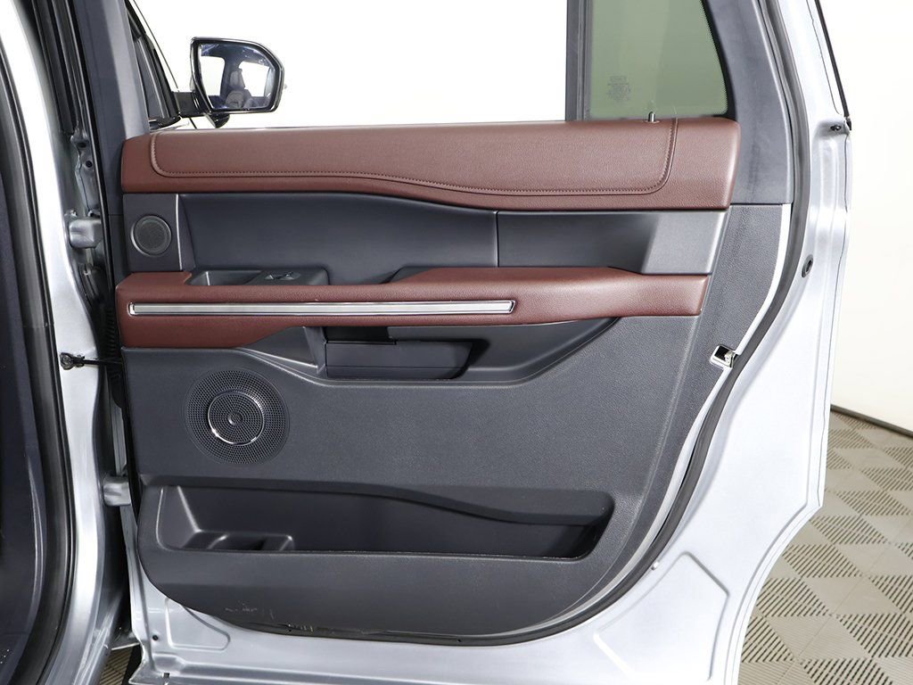 Used 2023 Ford Expedition Max Limited image 32