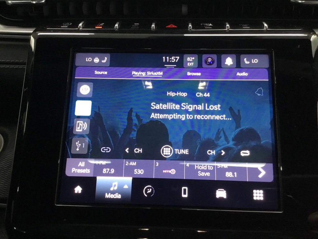 Used 2023 Jeep Grand Cherokee Altitude AWD/4WD image 28