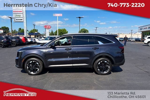Used 2025 Kia Sorento S AWD/4WD image 4