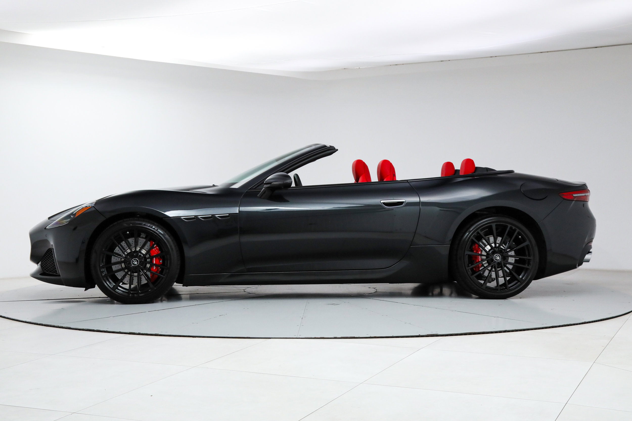 New 2026 Maserati GranCabrio Modena AWD/4WD image 2