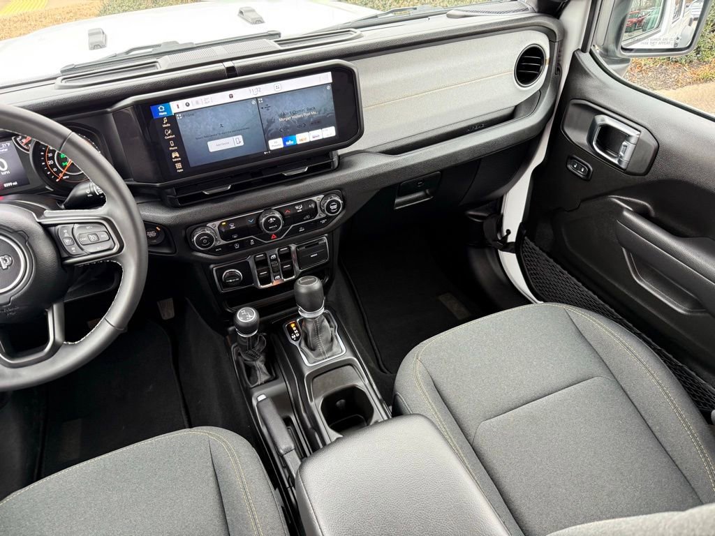 Used 2025 Jeep Gladiator Sport image 34