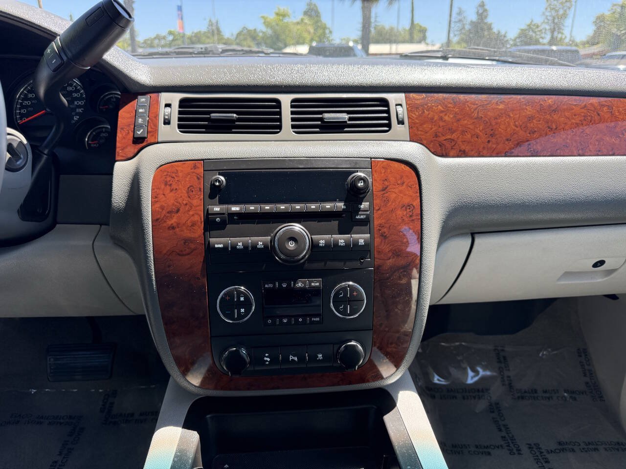 Used 2011 Chevrolet Suburban LT AWD/4WD image 17