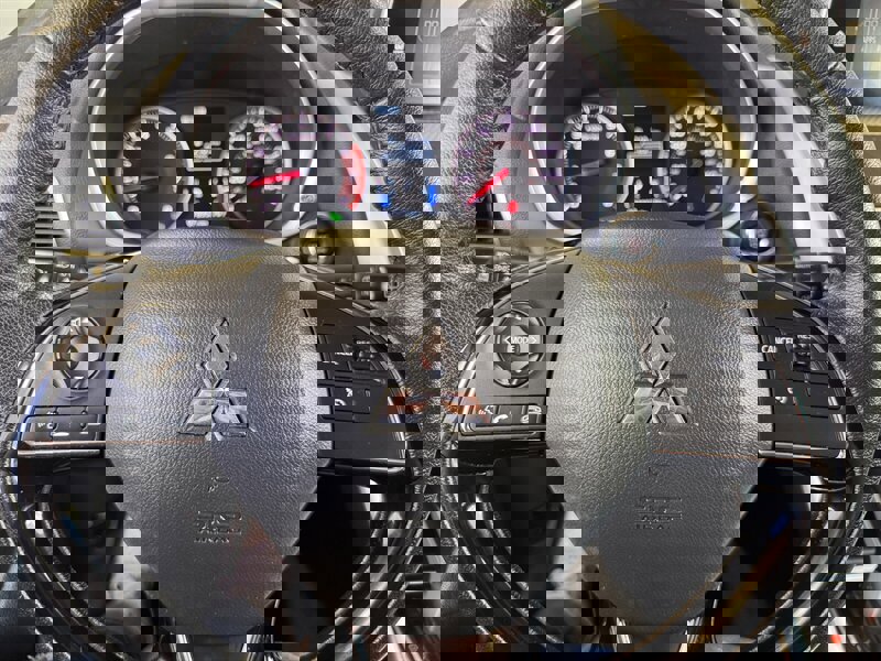 Used 2018 Mitsubishi Eclipse Cross SE image 26