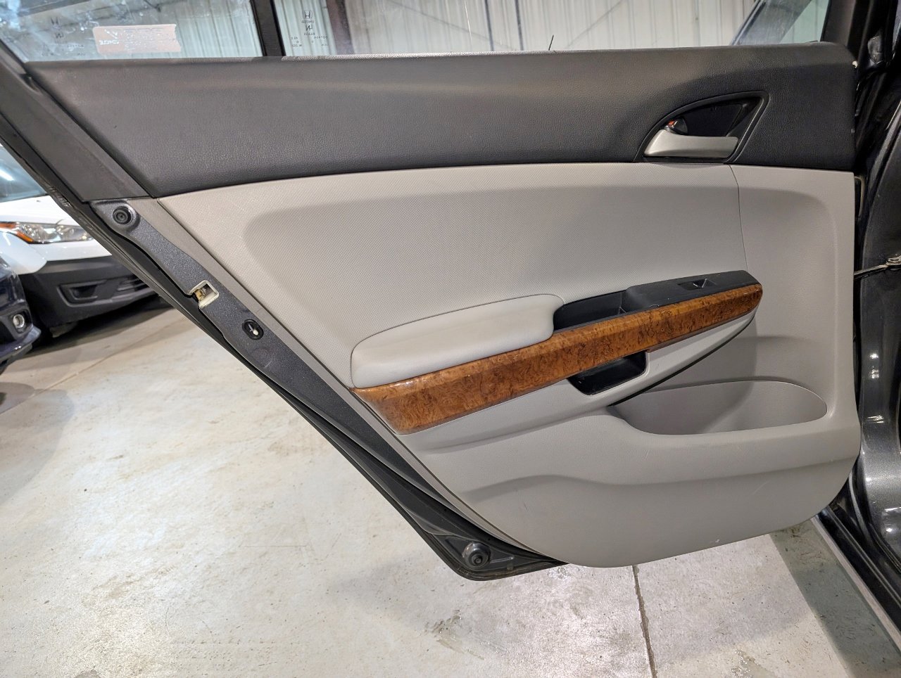 Used 2011 Honda Accord EX image 16