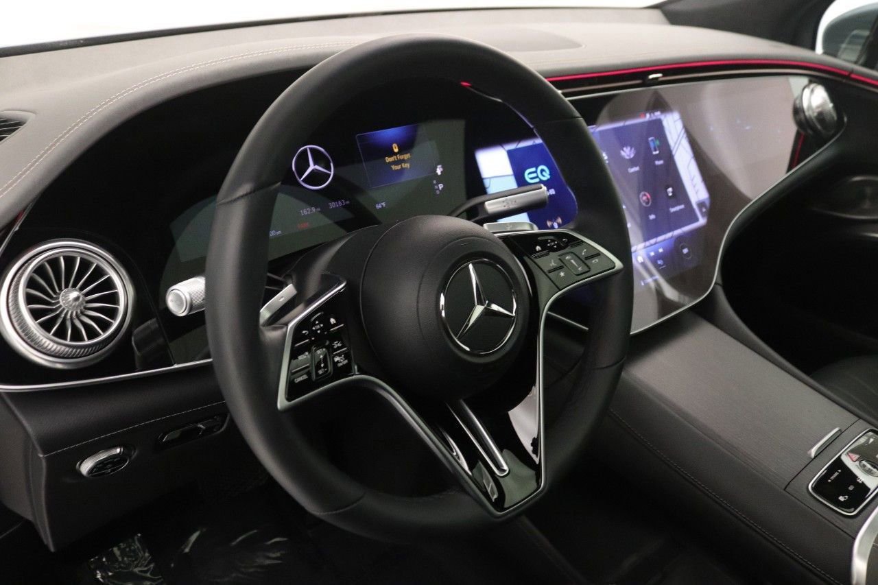 Certified 2023 Mercedes-Benz EQS 580 4MATIC SUV image 17