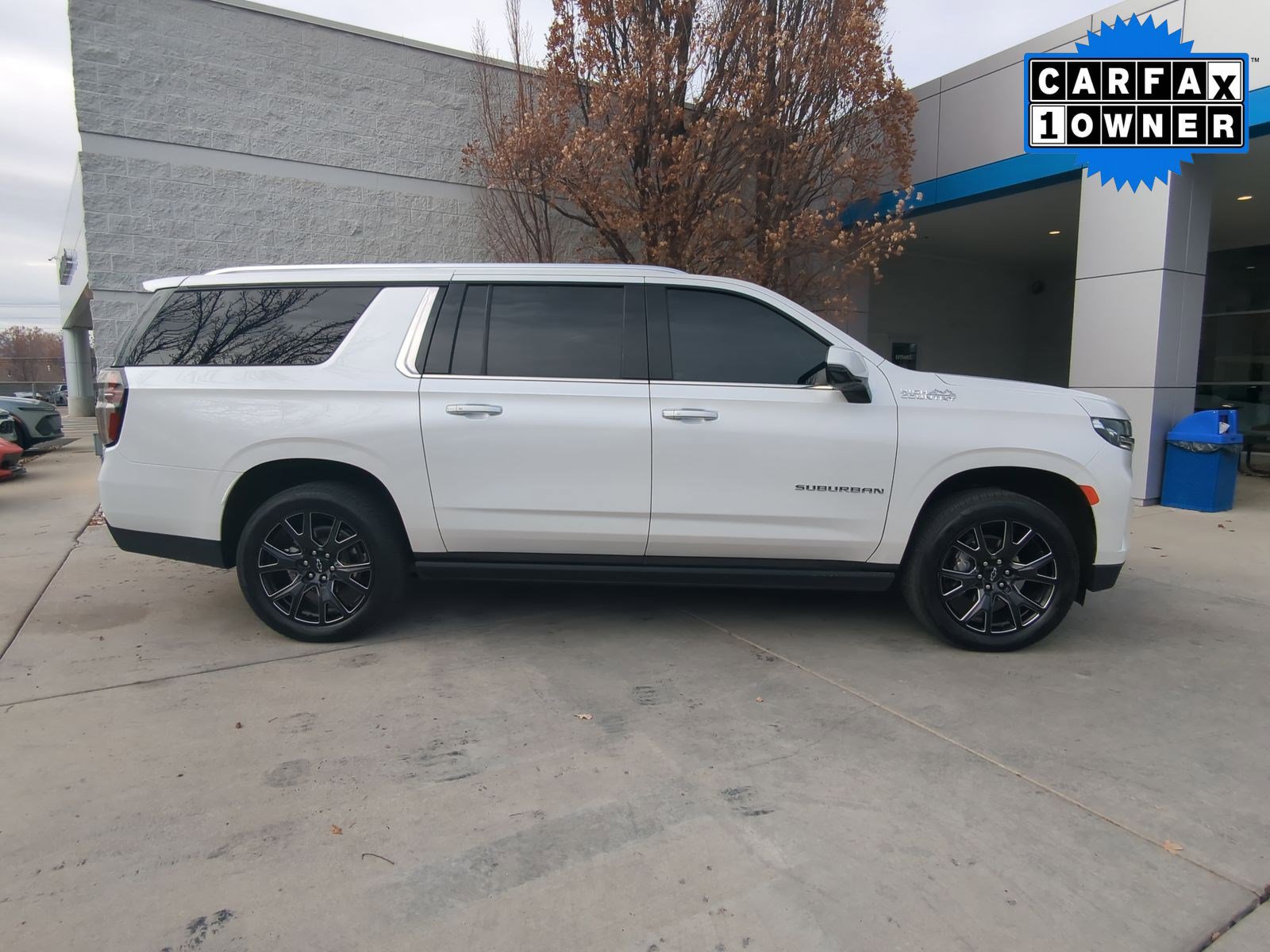 Used 2023 Chevrolet Suburban High Country image 7