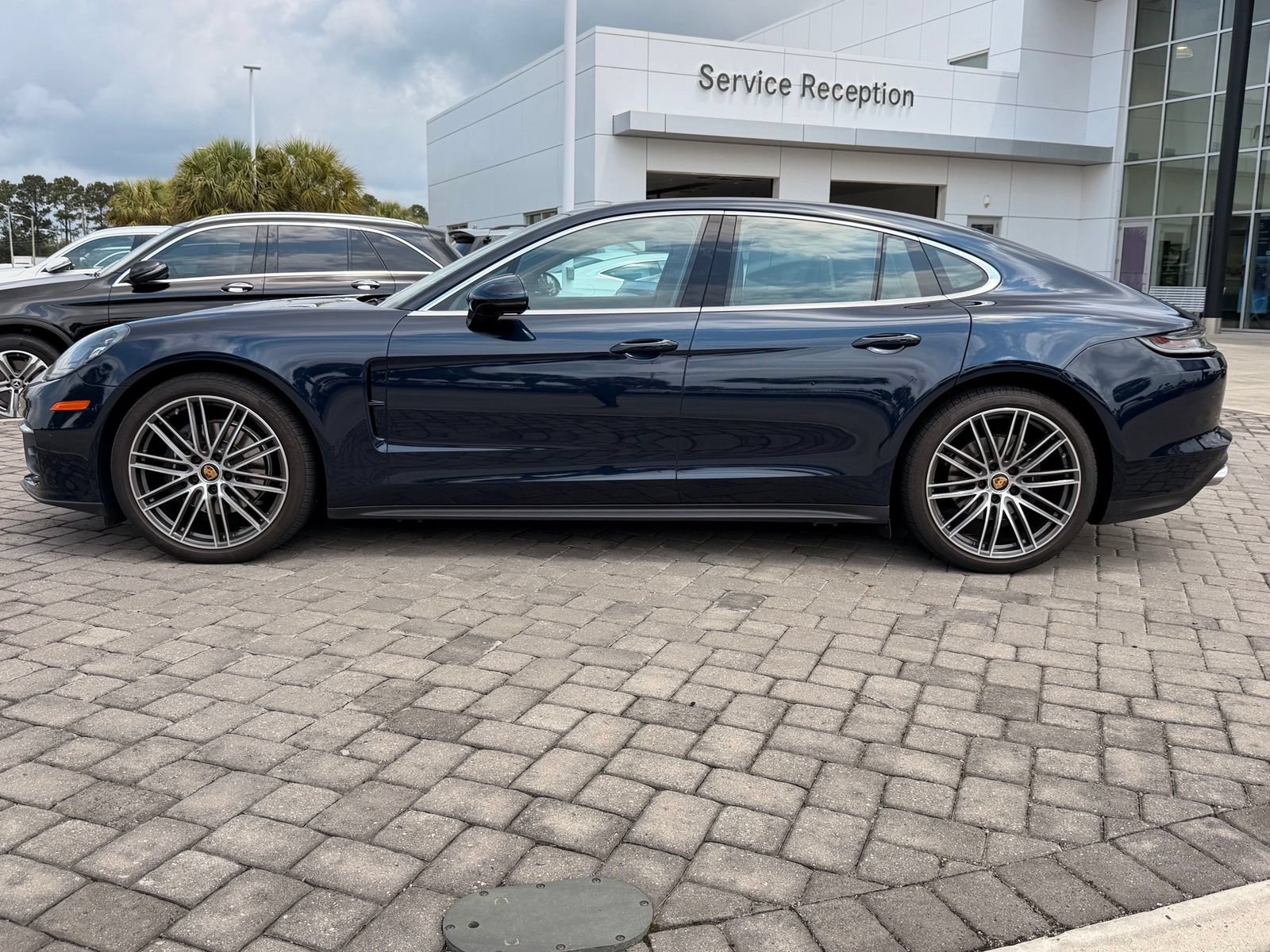 Used 2023 Porsche Panamera 4 Platinum Edition AWD/4WD image 12