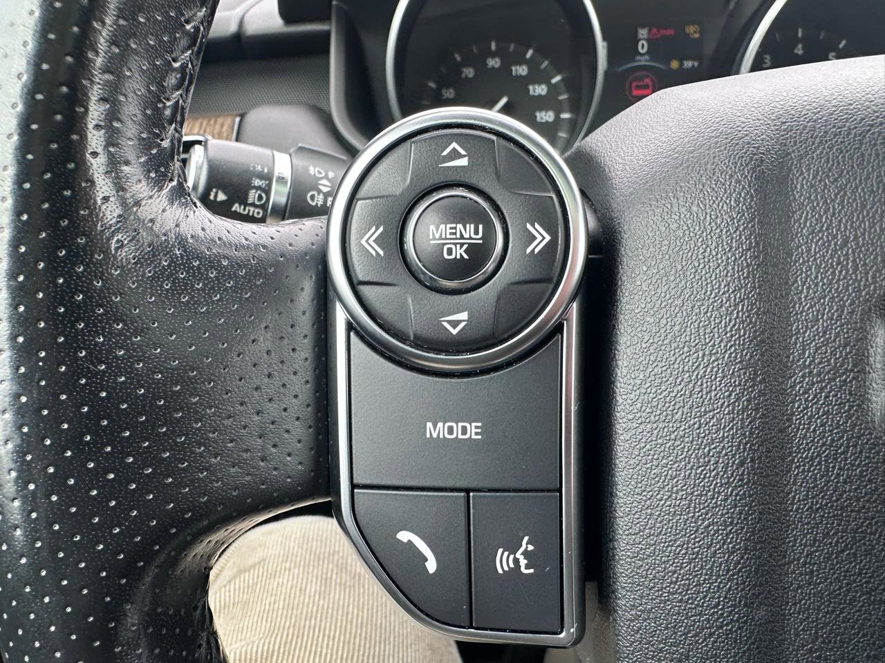 Used 2017 Land Rover Range Rover Sport HSE image 25