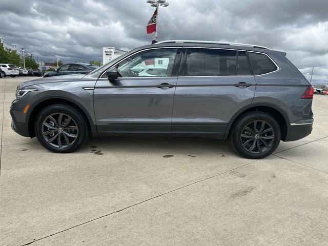 Used 2024 Volkswagen Tiguan SE AWD/4WD image 33