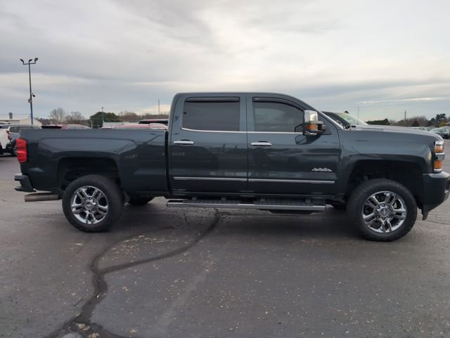 Used 2017 Chevrolet Silverado 2500 High Country w/ Duramax Plus Package image 8
